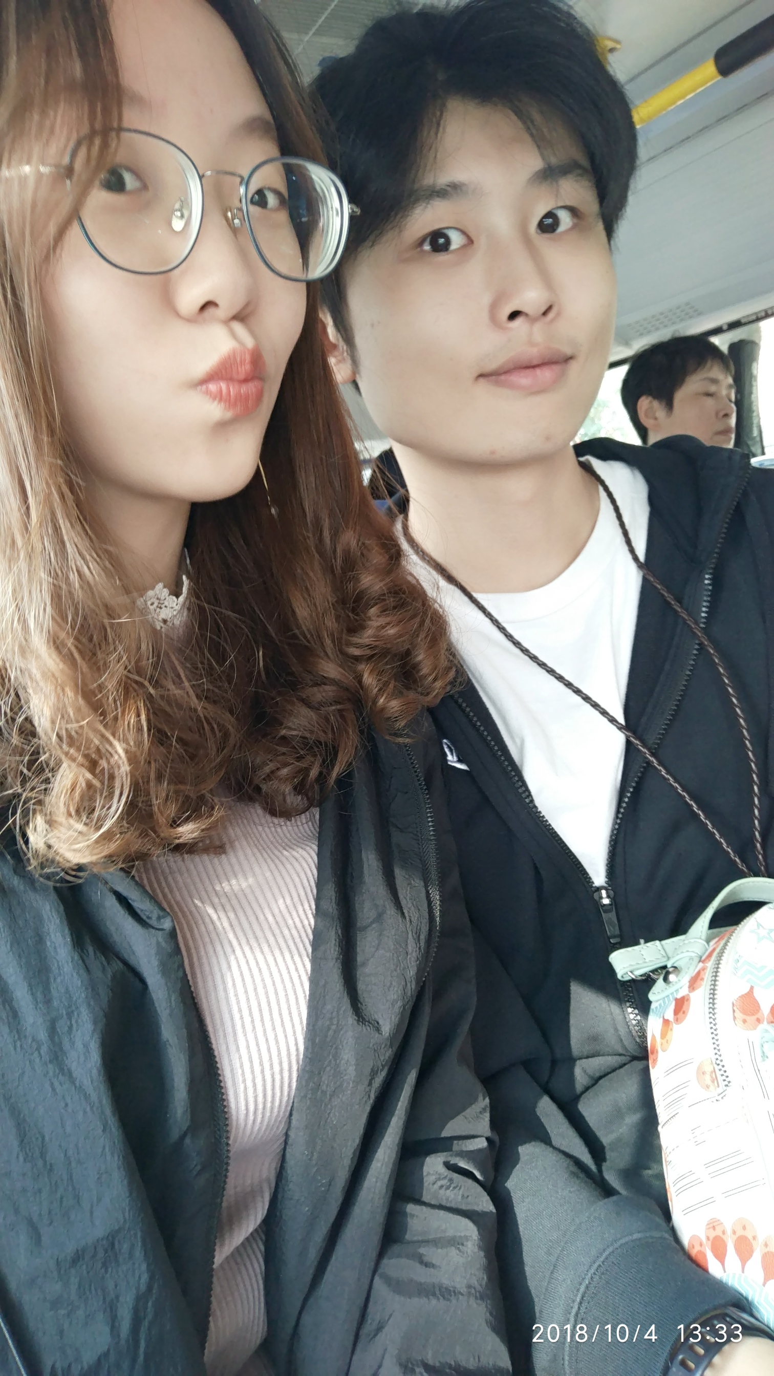 黑色外套情侣装