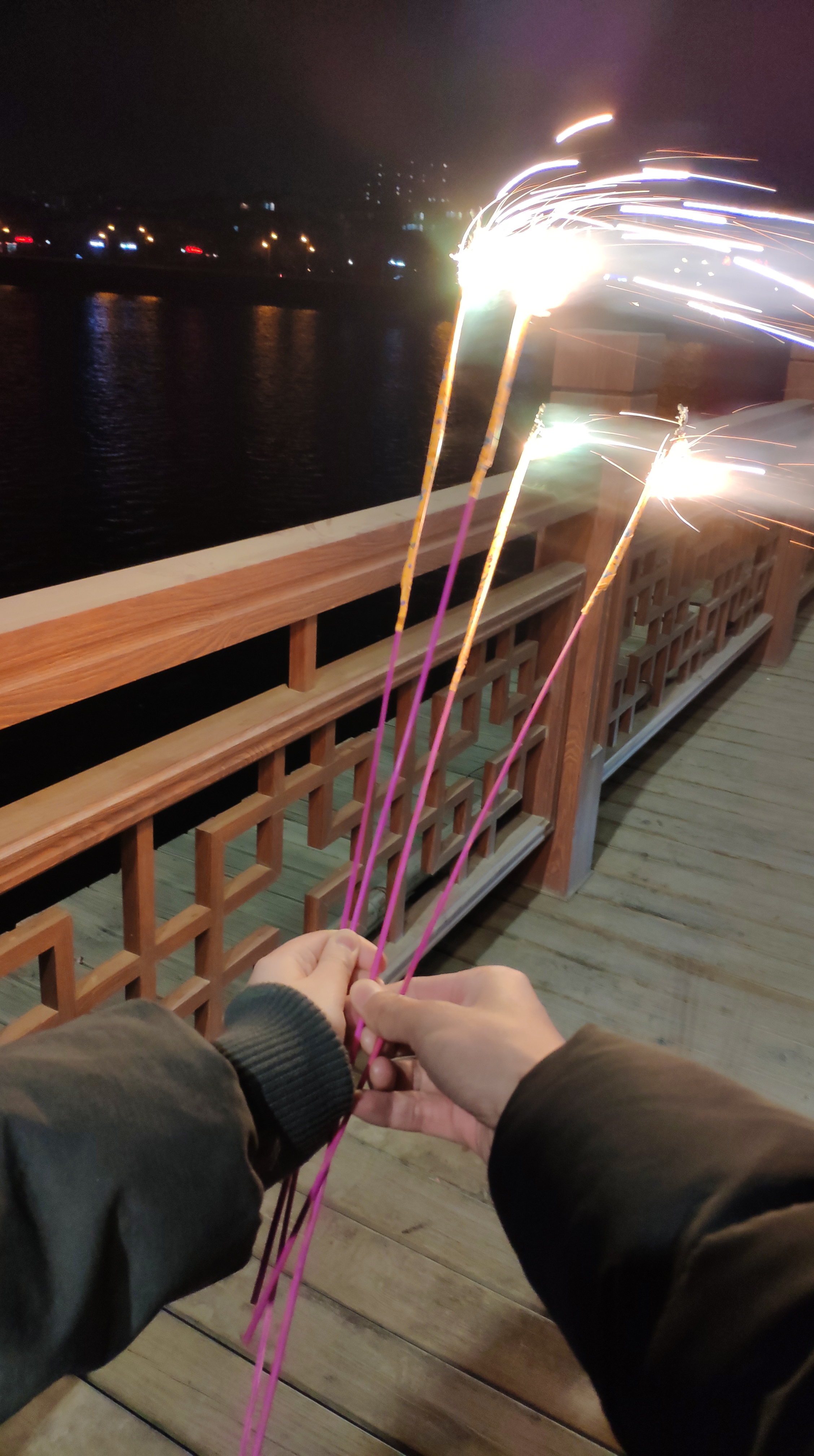 除夕 一起放迪迪斤